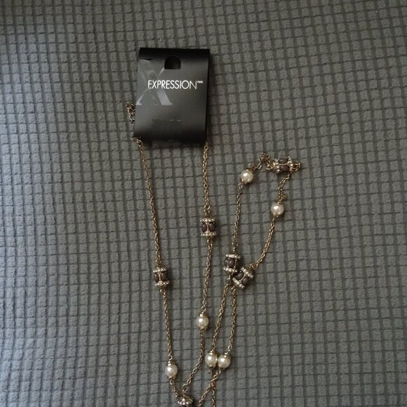 *FREE WITH PURCHASE* Women NWT Expressions pearl necklace - Picture 2 of 6